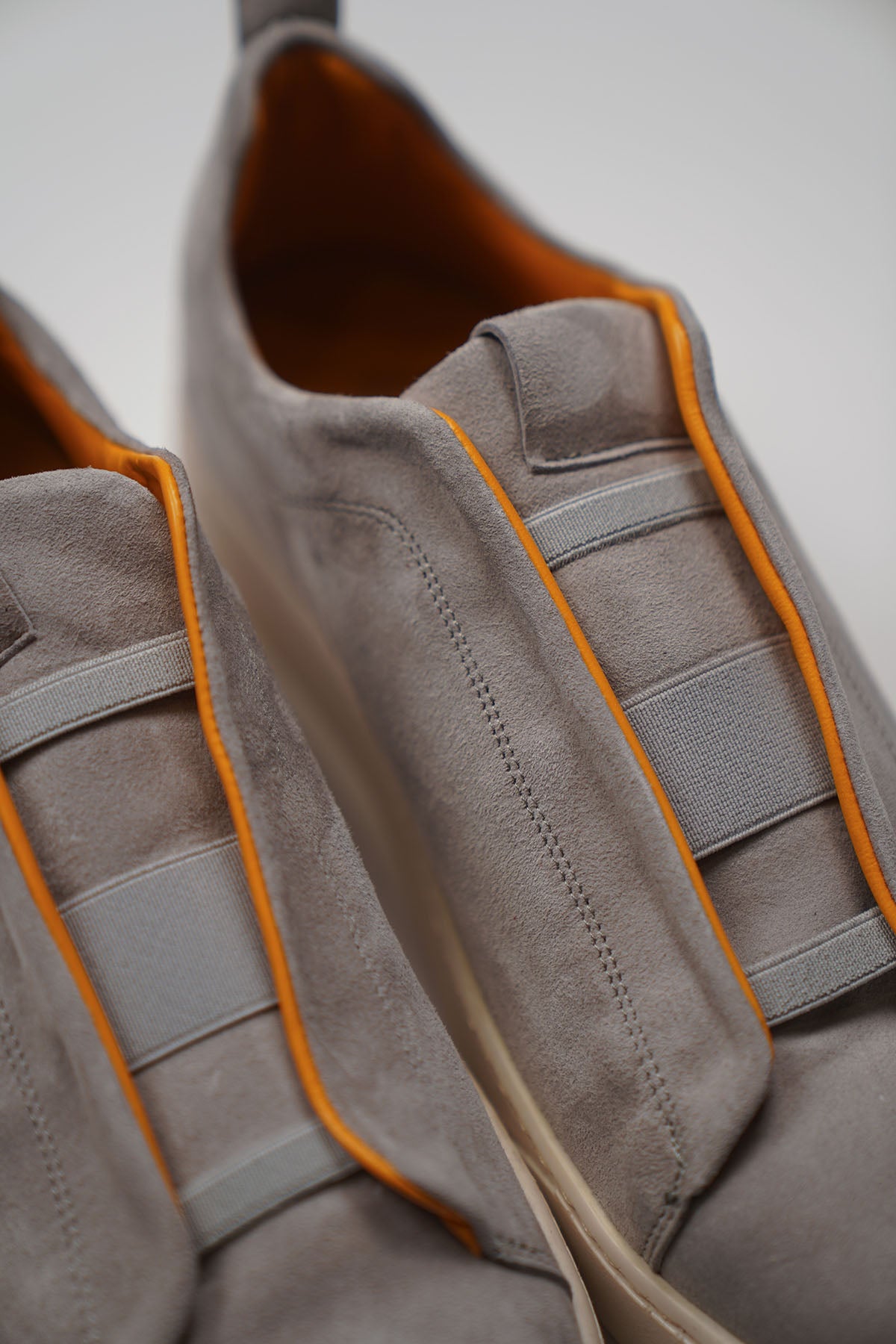 Sneakers 3 ELASTICI Camoscio Grigio Fondo Ambra